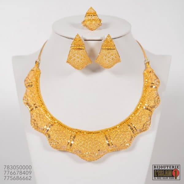 Ensemble collier boucles d'oreilles bague Or 21 carats india Sen Gold